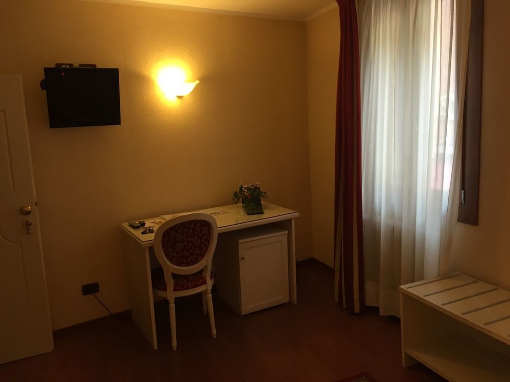 Venice Resorts Guest House Extérieur photo